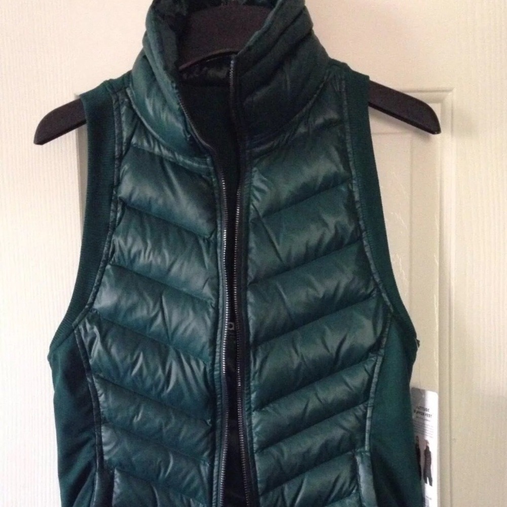 Alo green vest size XS